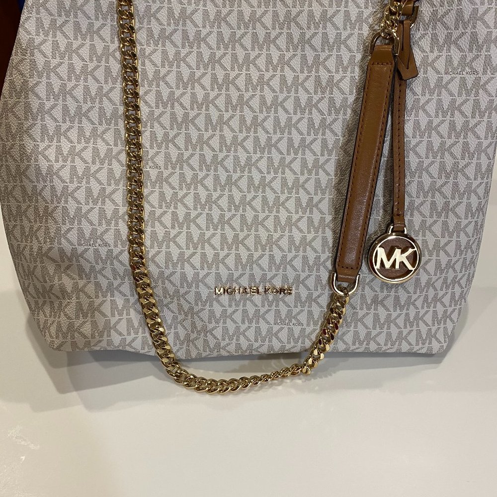 LIKE NEW MICHAEL KORS HANDBAG